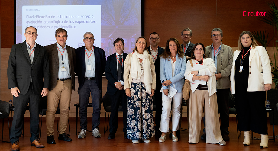 Infraestructura de recarga en estaciones de servicio: retos y oportunidades para el sector