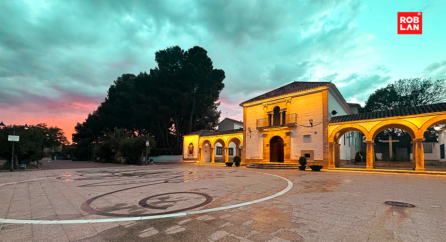 ROBLAN ha participado en la iluminación ornamental de la fachada del Santuario de Nuestra Señora de la Caridad