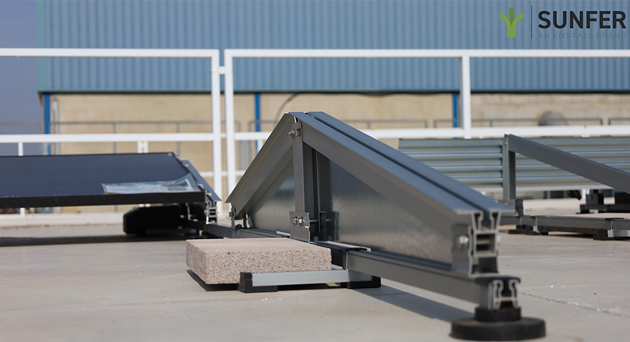 Estructuras lastradas para la instalación de paneles solares en cubiertas planas