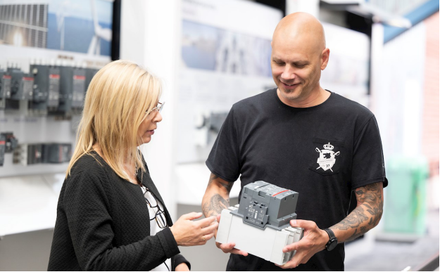 Equipo ABB Smart Power en Västerås, Suecia